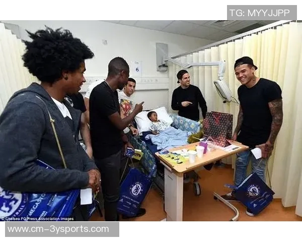 扎霍球迷向球场投掷毛绒玩具捐赠患病儿童荣获FIFA球迷奖