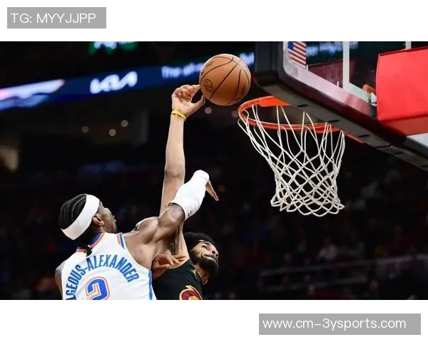 米切尔半场表现亮眼12投7中斩获17分6篮板2助攻且零失误正负值高达19